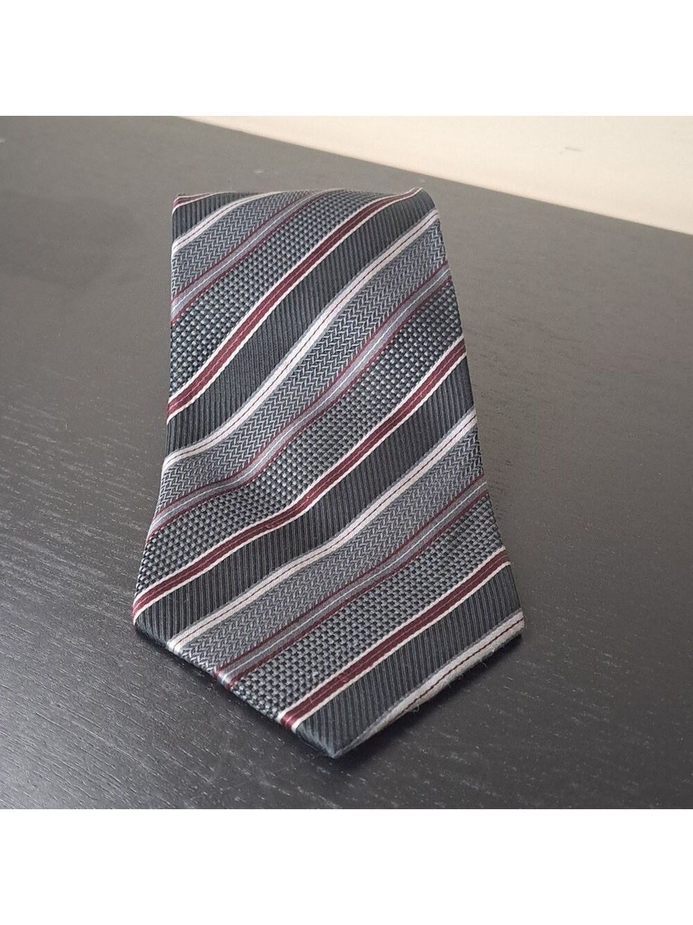 Bill Blass silk tie  56"x3.5" SALE